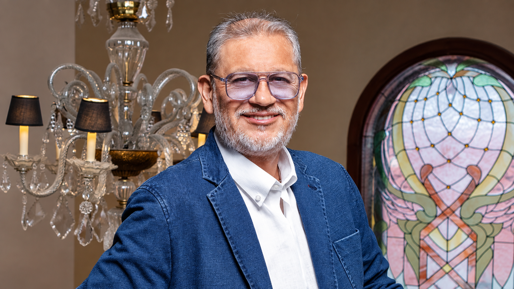 Carlos Suárez, nuevo presidente de la junta directiva de Ecopetrol, durante su trayectoria como estratega de comunicación política.