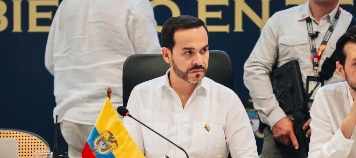 El presidente Abelardo De La Espriella durante una alocución presidencial en la que presentó anuncios y balances sobre la situación fiscal, seguridad, salud, educación, política exterior y lucha contra la corrupción en Colombia.