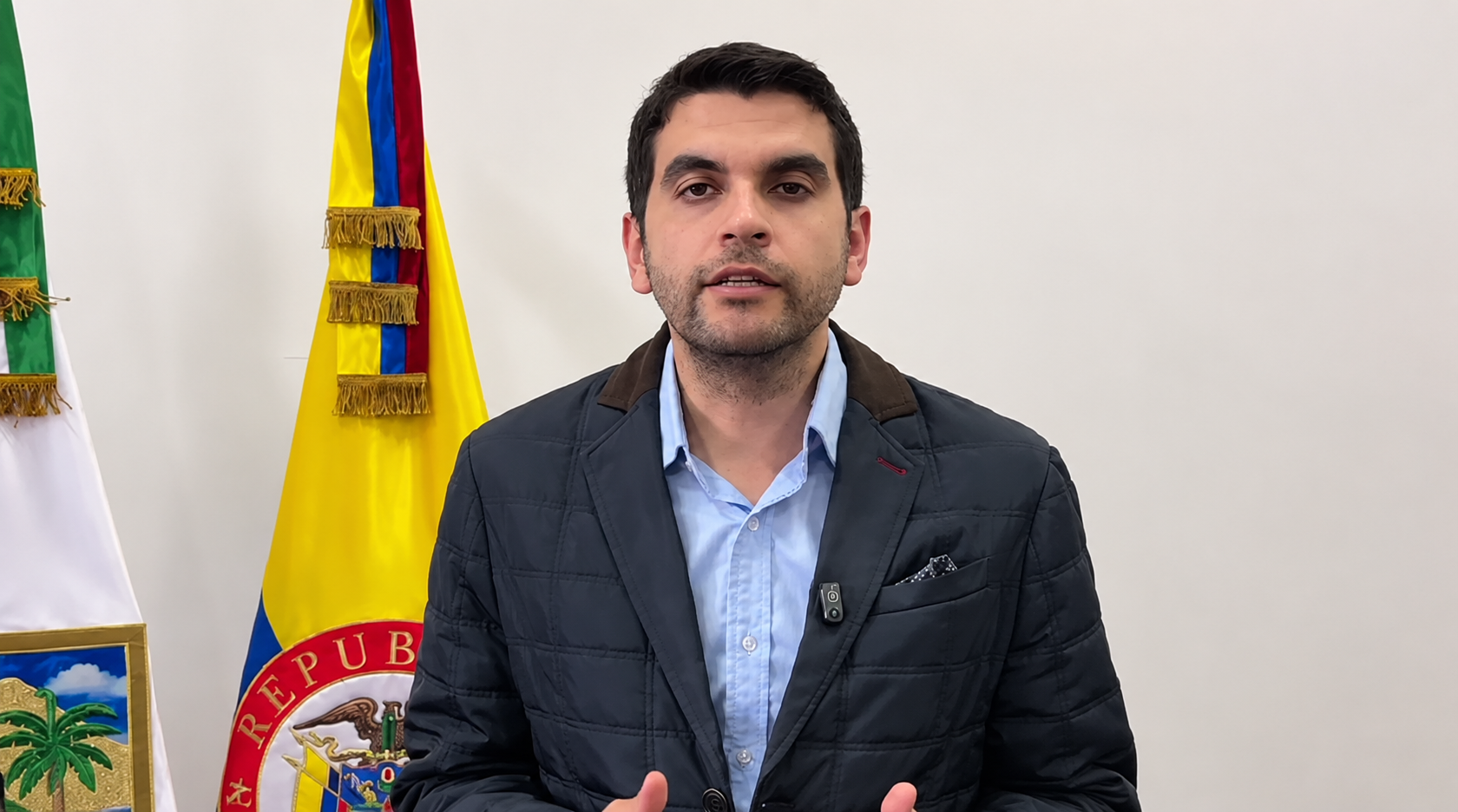 El Senado estudiará las objeciones del Gobierno al proyecto de Hernán Cadavid que busca impedir la reducción de requisitos para ocupar cargos directivos en el Estado.