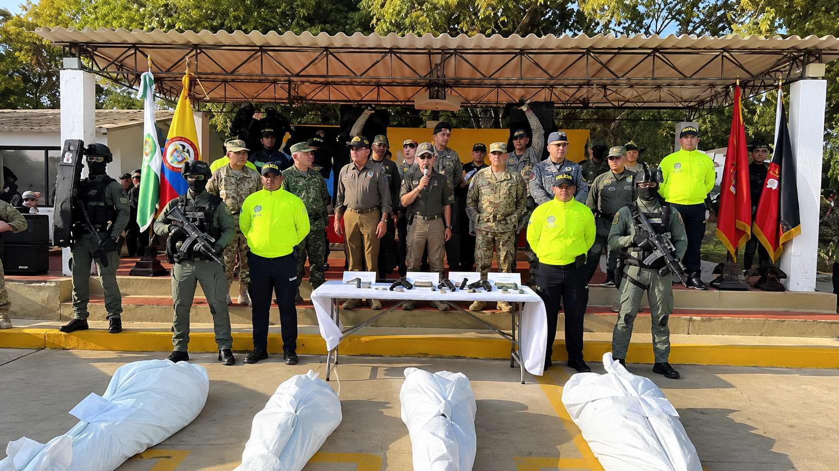 Un juez de Bogotá negó una tutela contra el Gobierno Nacional por la publicación de imágenes de cuerpos envueltos en bolsas tras una operación militar.
