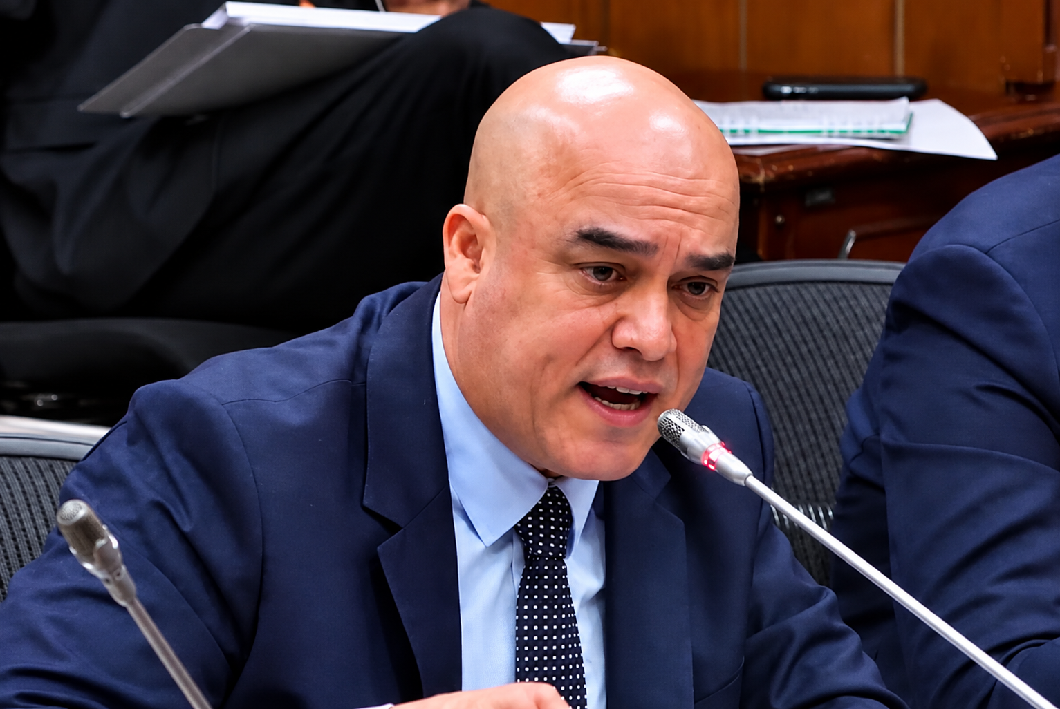 El senador Gonzalo Baute interviene en el Senado y reclama a la CREG respuestas sobre las tarifas de energía y la aplicación de medidas de ahorro, con énfasis en las condiciones climáticas de la región Caribe.