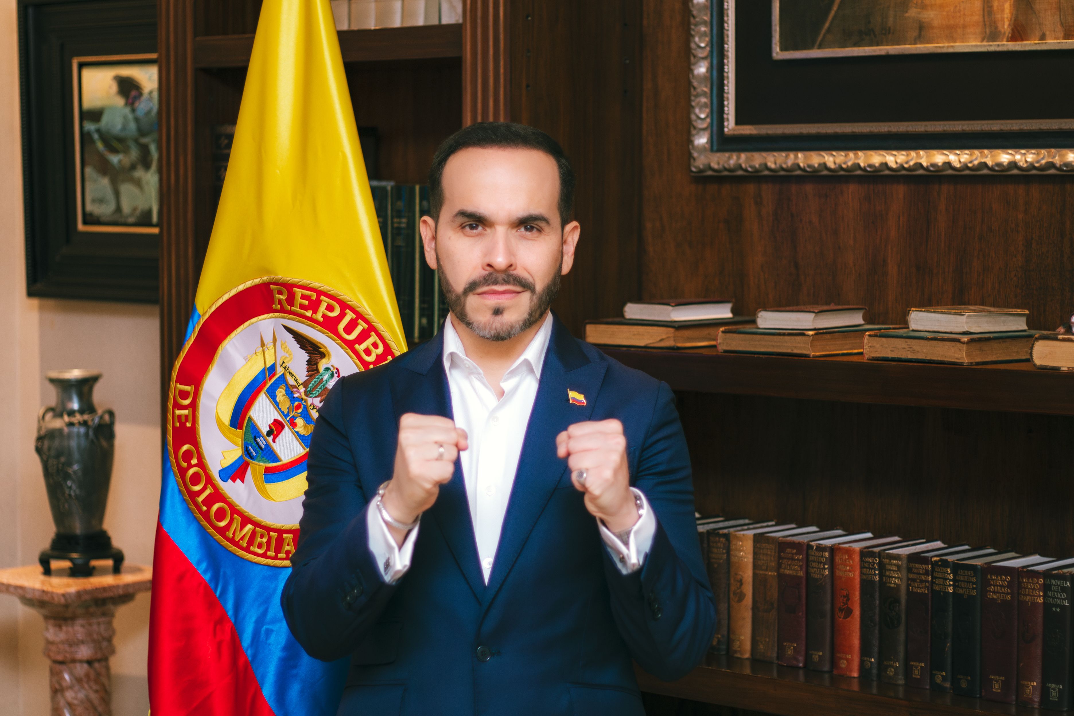 Abelardo De La Espriella en fotografía horizontal de campaña