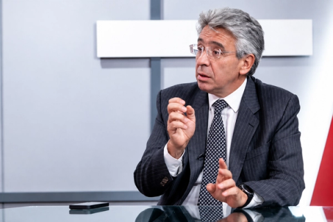 El senador Enrique Gómez radicará un proyecto de acto legislativo que propone establecer 2028 como fecha límite para el funcionamiento de la JEP y definir cómo continuarían los procesos que no hayan terminado para entonces.