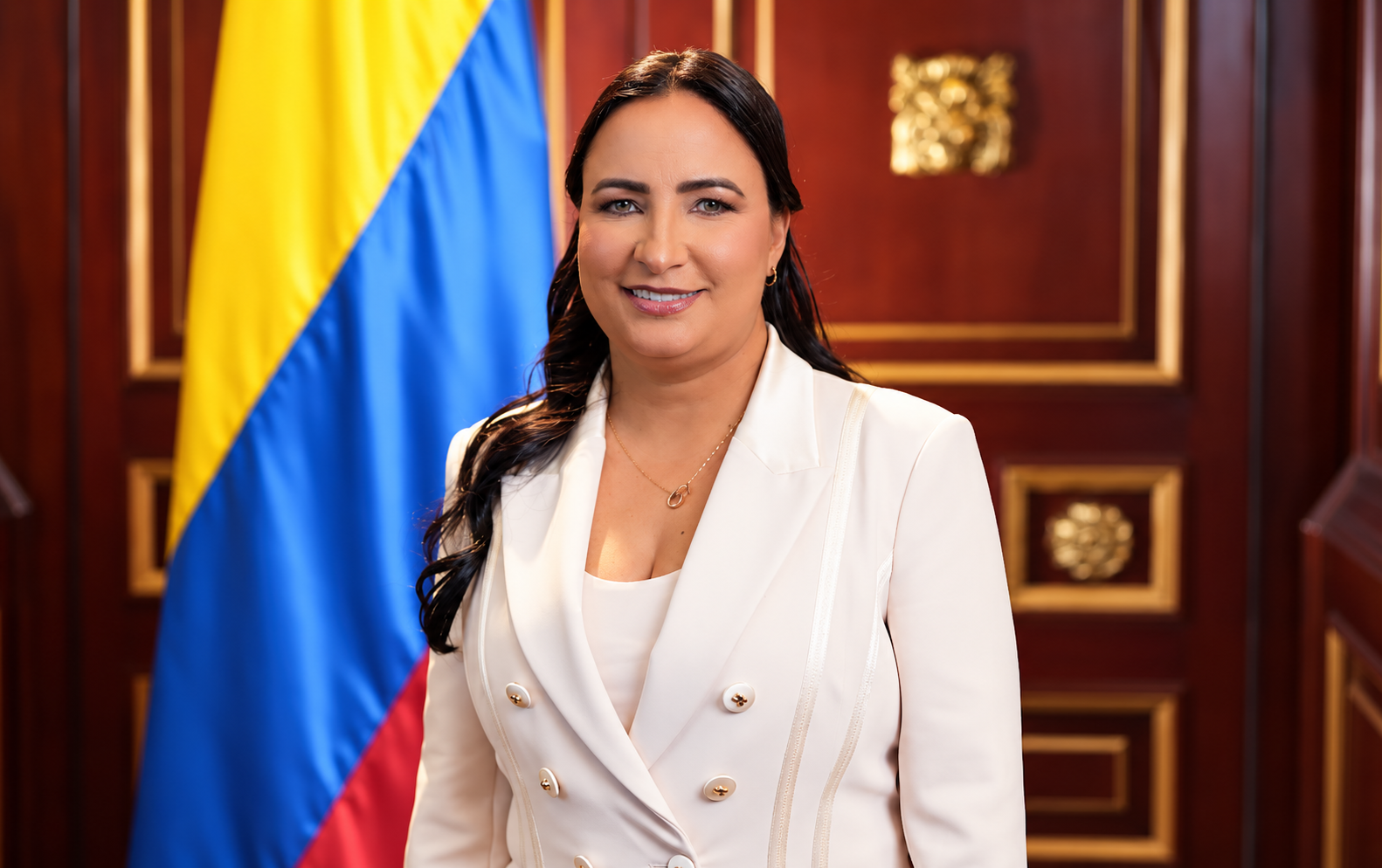 Elizabeth Sabina Molina Campo, representante a la Cámara por el Magdalena, durante una actividad política junto a integrantes de su equipo.
