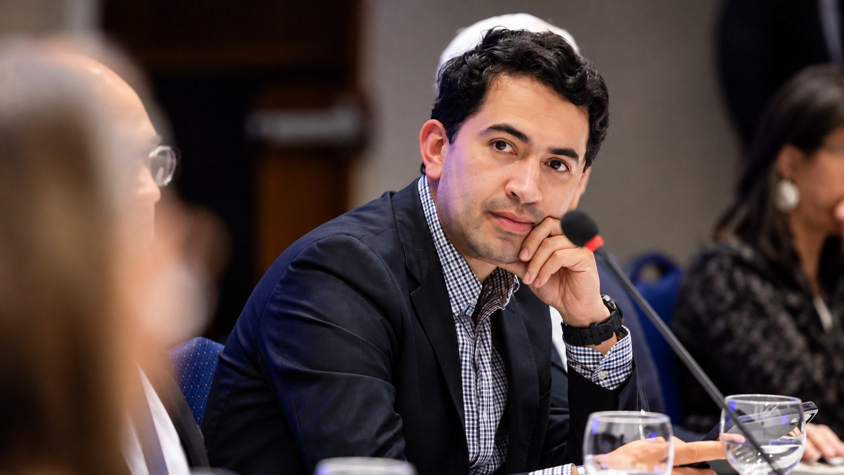 Daniel Briceño rechazó nuevamente un esquema de seguridad ofrecido por las autoridades y argumentó que Bogotá necesita más policías para atender las necesidades de seguridad de sus habitantes.