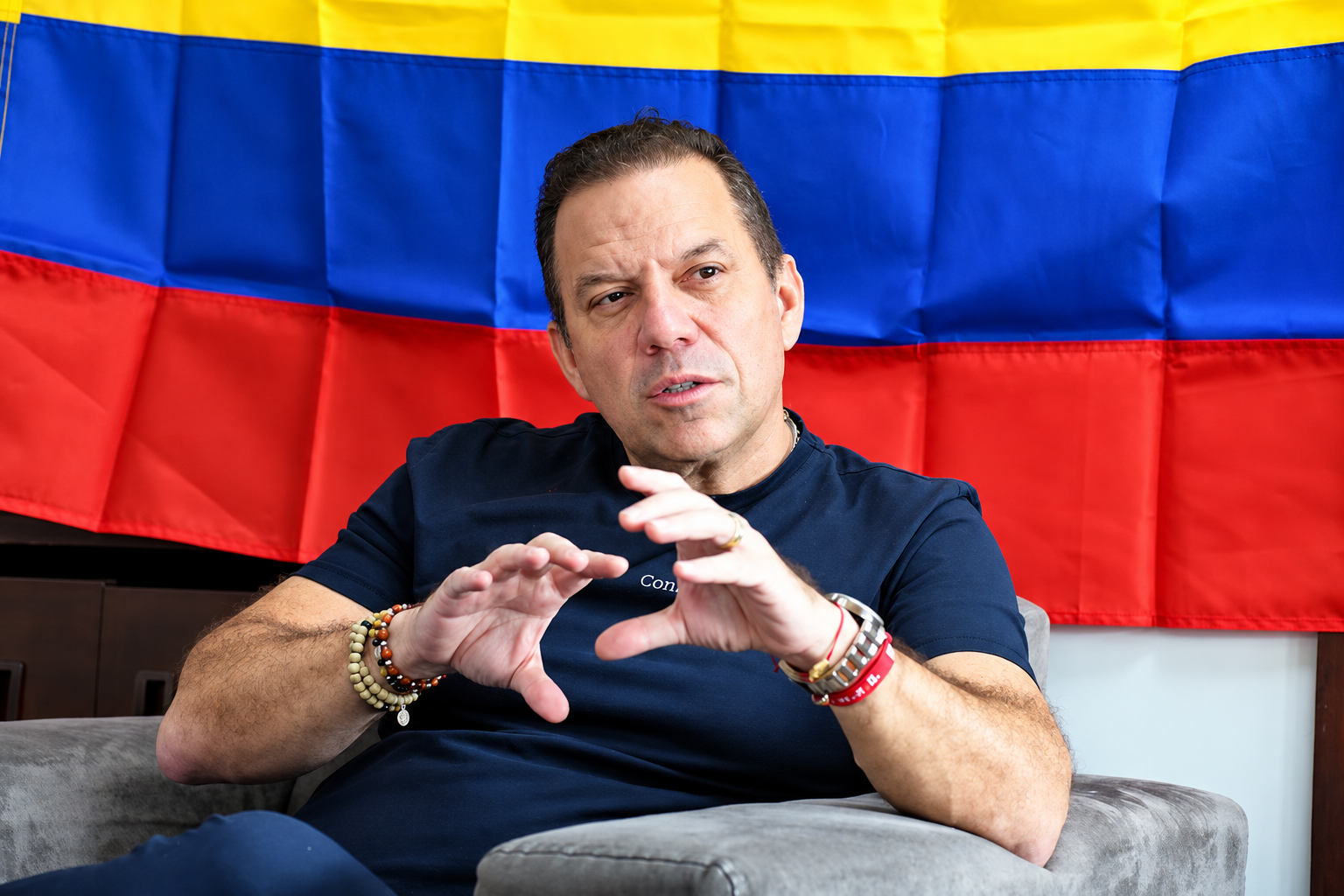 Dijo que tenía $70.000 millones, pero pidió $4.500 millones al Estado: las cuentas de Santiago Botero entre las que aparece una peluquería 