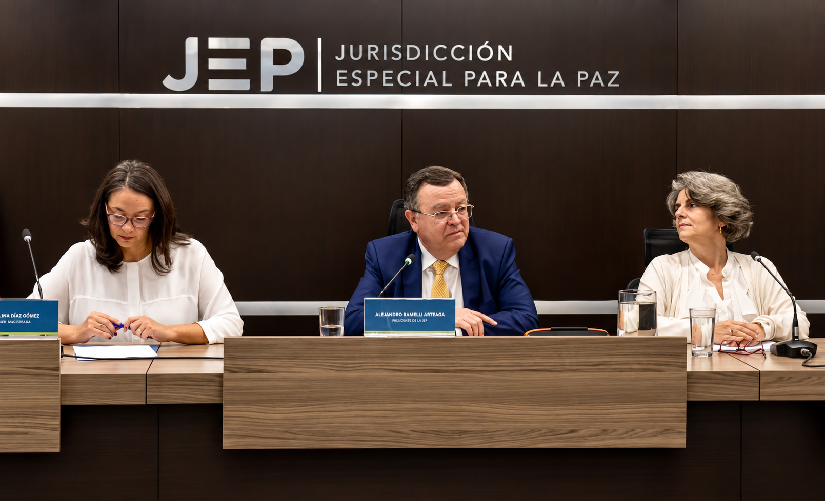 La JEP enfrenta un nuevo debate por presupuesto, resultados y futuro institucional, mientras avanza una propuesta para limitar su funcionamiento a diez años.