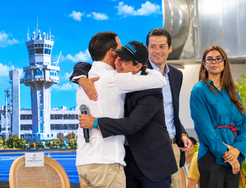 La Alcaldía de Barranquilla y la Aerocivil firmaron un convenio mediante el cual el Distrito administrará y operará durante 18 meses el aeropuerto Ernesto Cortissoz. El alcalde Alejandro Char anunció una inversión de $40.000 millones para contribuir a la transformación de la terminal aérea.