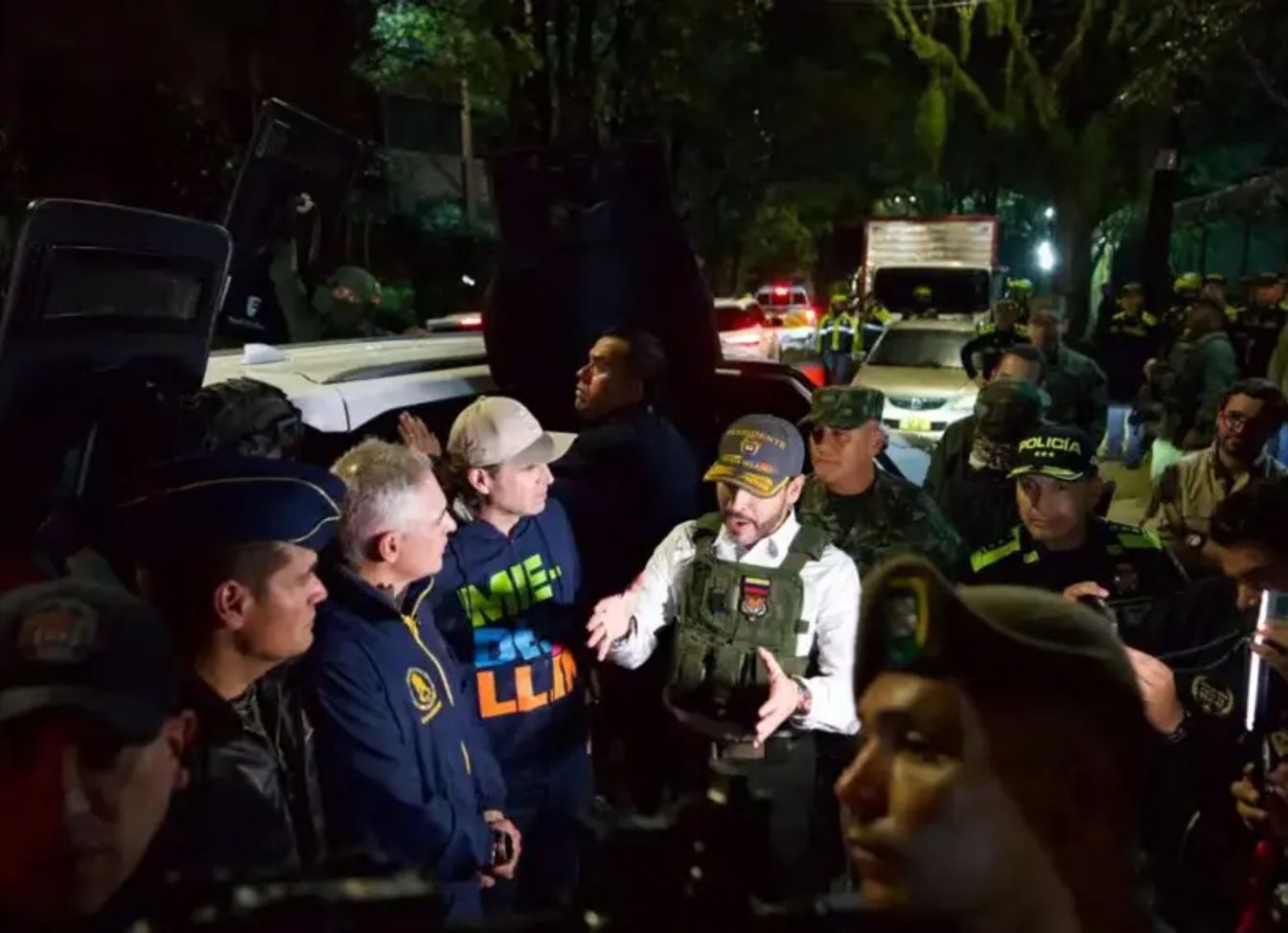 De la Espriella encabezó megaoperativo en Medellín: más de 100 allanamientos y 60 capturados