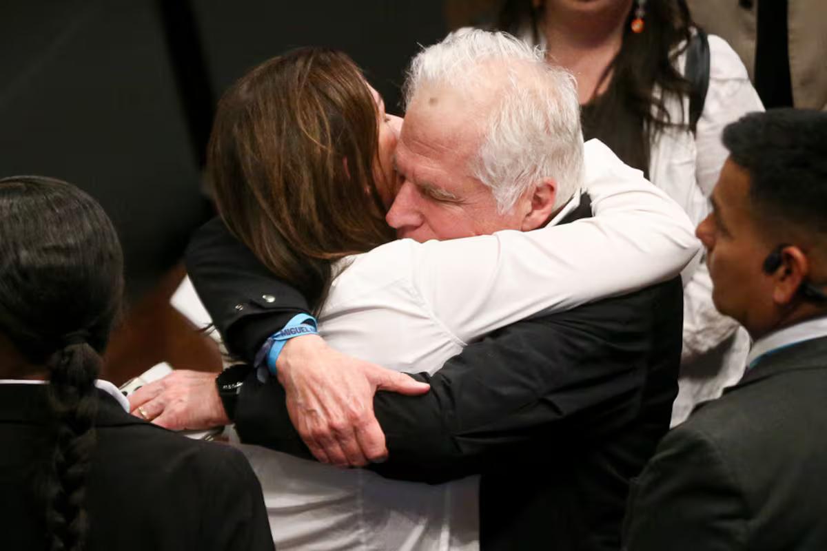 María Claudia Tarazona y Miguel Uribe Londoño aparecen en el contexto de la disputa ante la SIC por el registro de la marca ‘Miguel Uribe Turbay’.