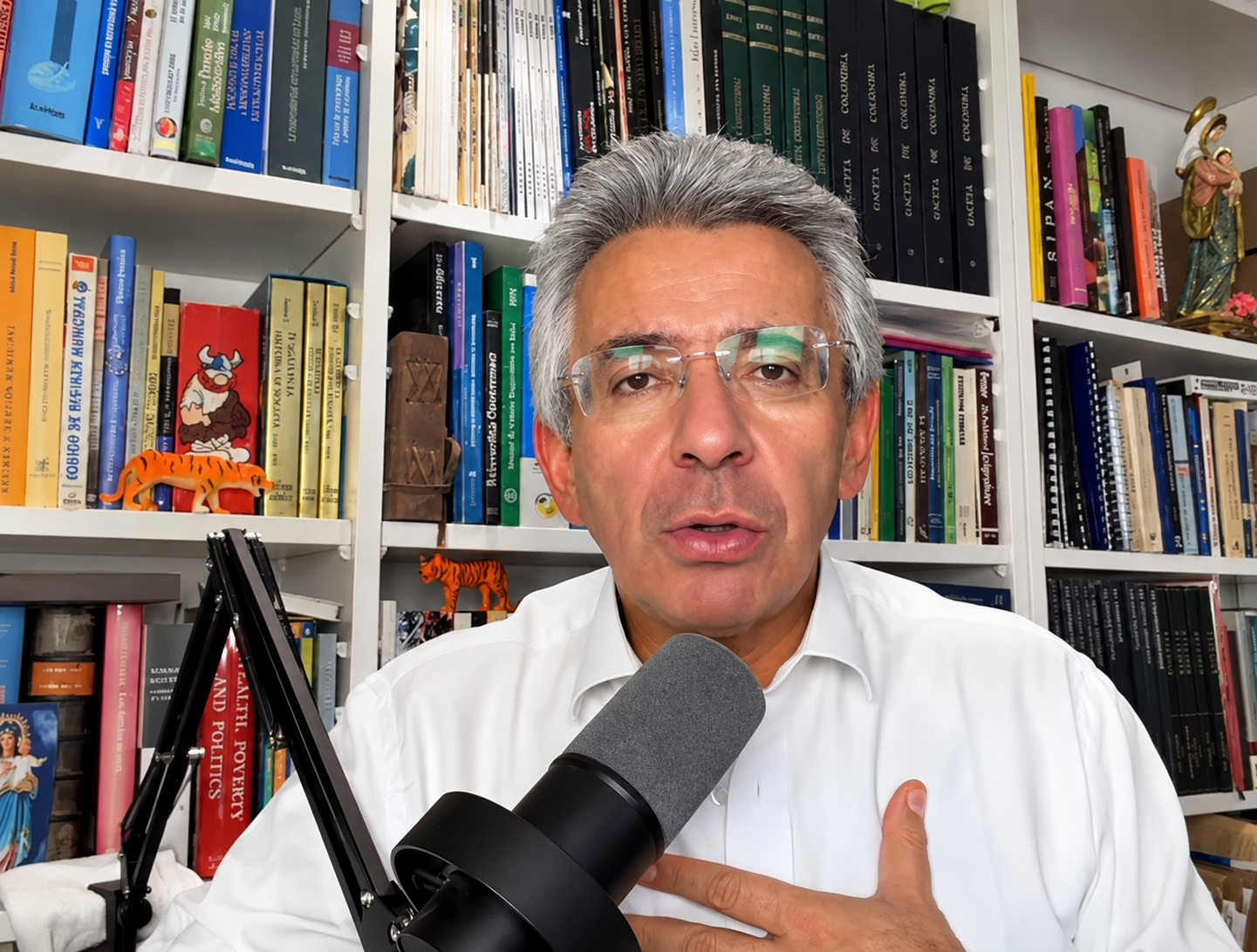 El Centro Democrático y Enrique Gómez, director de Salvación Nacional, profundizaron sus diferencias políticas después de varios meses de declaraciones cruzadas. 