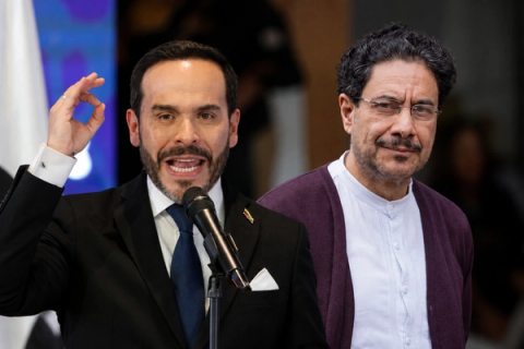Cepeda se opone al estatuto antiterrorista de Abelardo De La Espriella: “Quedará con las manos libres”