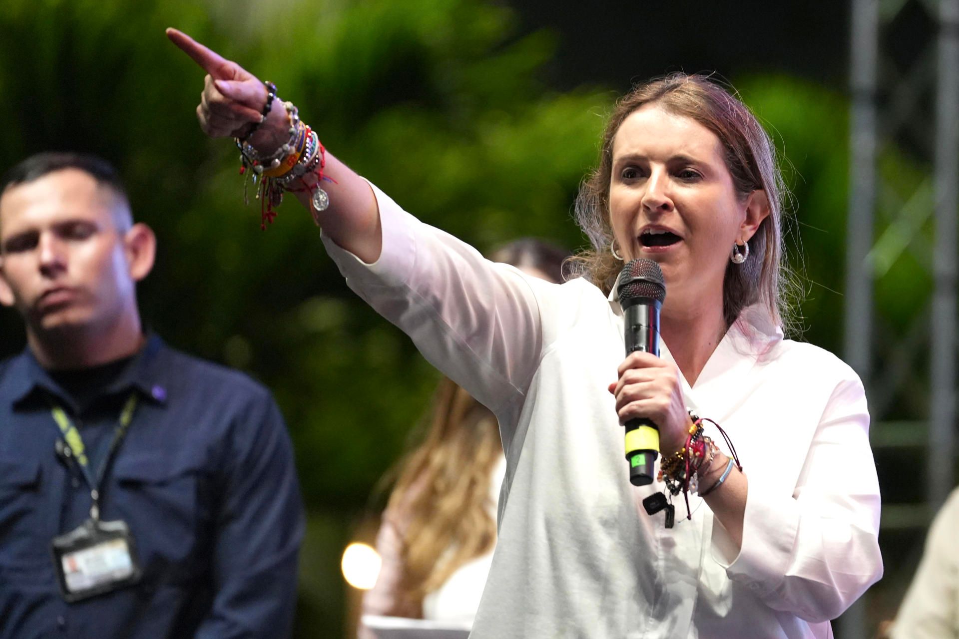Imagen de Claudia López y Paloma Valencia.
