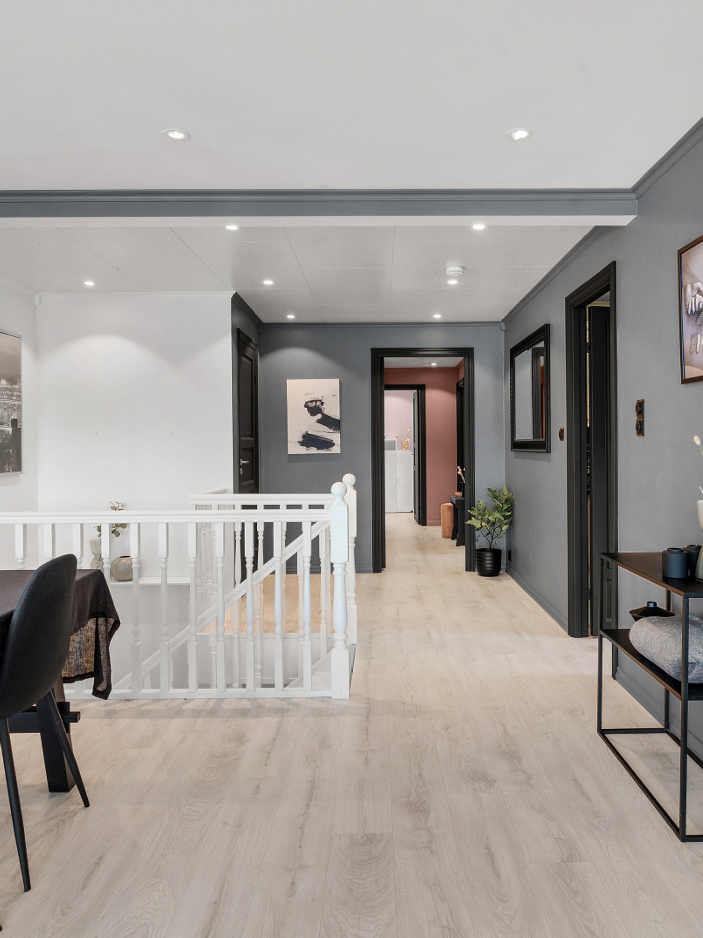 Hus med Basseng - Etter 24
