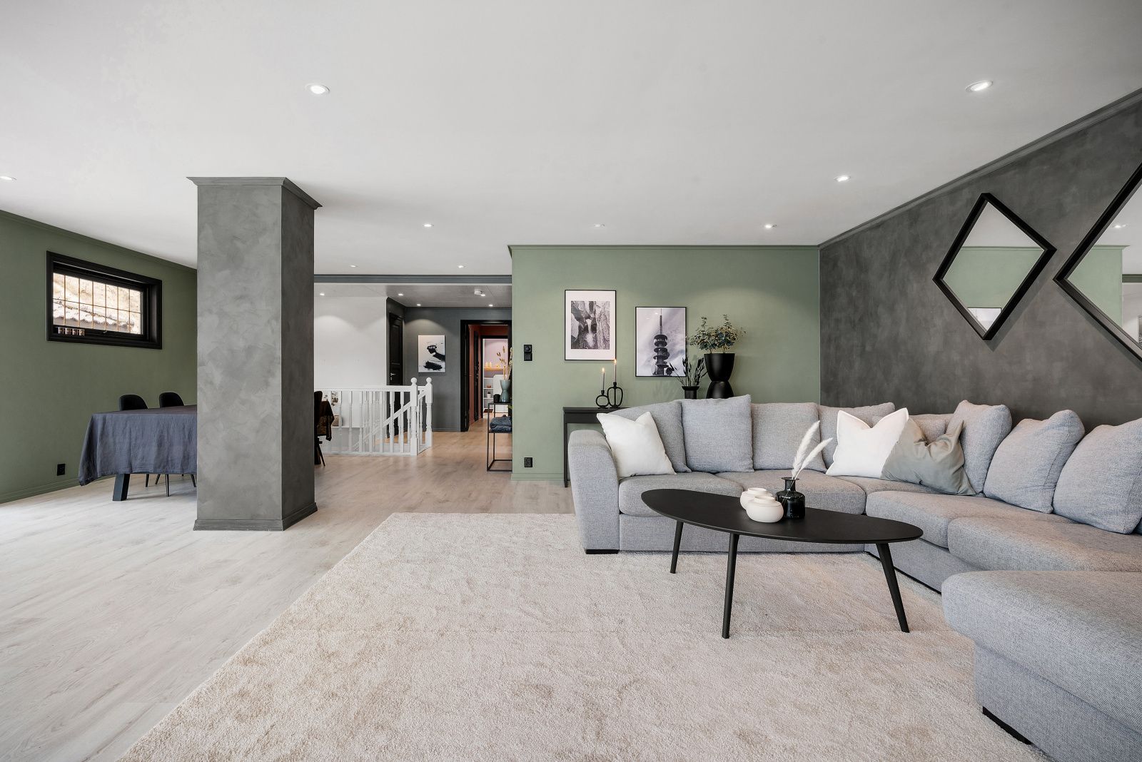 Hus med Basseng - Etter 25