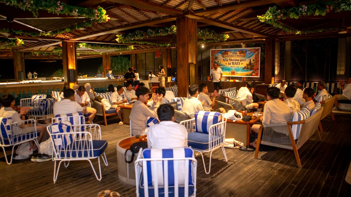 Suasana makan malam dan gathering peserta RSM di Atlas Beach Club Bali.
