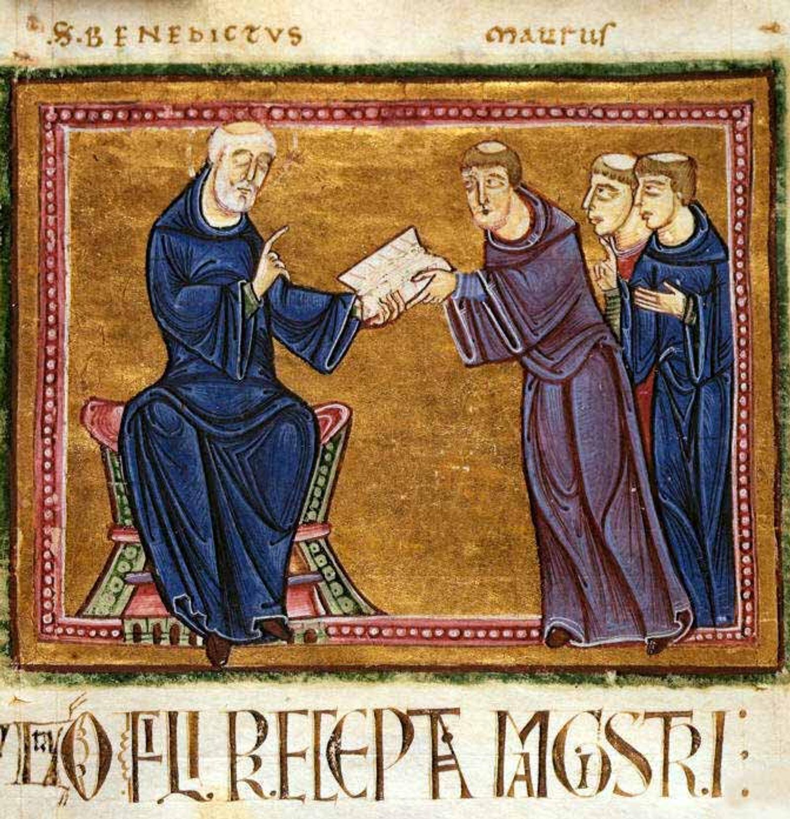 Miniatura medieval: São Bento sentado entrega o livro da Regra aos monges que o escutam.