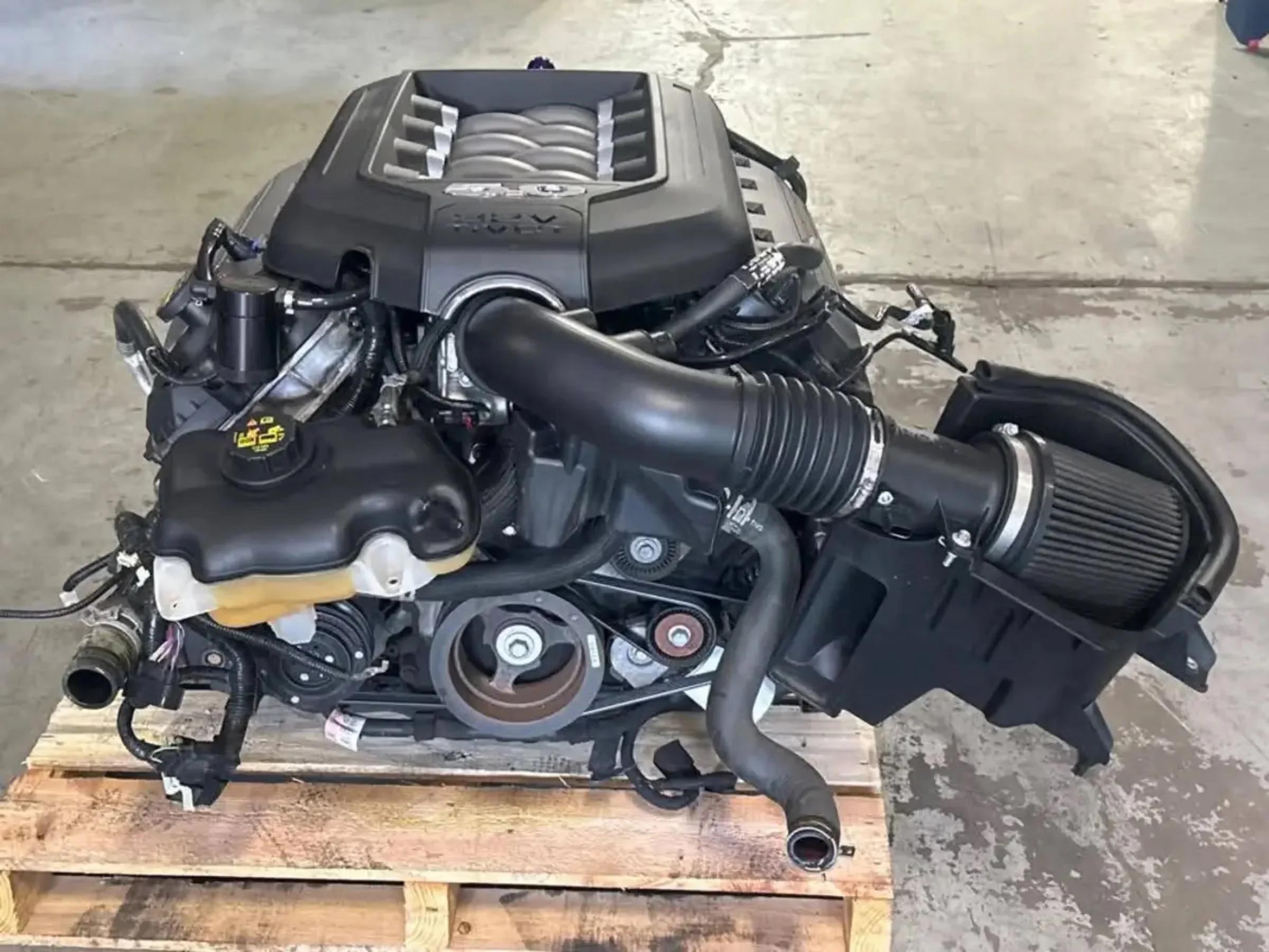 Moteur Ford Coyote Gen-2 5,0 L V8 jumelé à la transmission manuelle MT82 à 6 vitesses à vendre | Ford | Barrie | 3