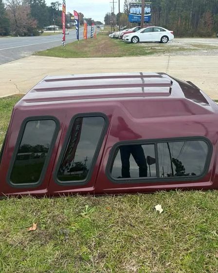 Camper shell and Tonnue Cover For Sale | Other vehicles | London | 3