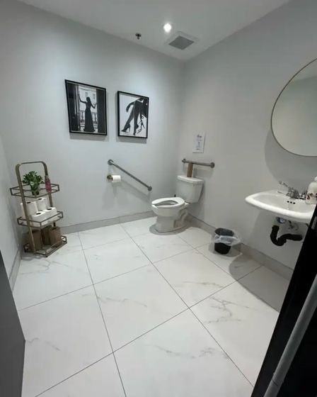 Salon chair for rent in Vaughan. hwy 400 & Rutherford. | Working staff | Vaughan | 2