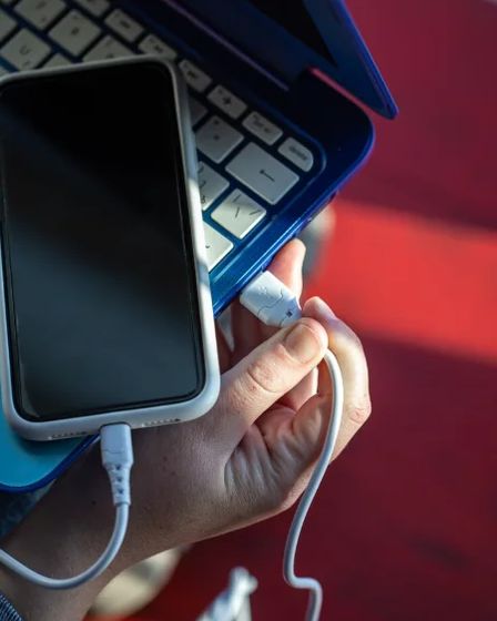 Professional Mobile Phone Repair Services – Fast & Affordable | Phone/gadget repair | Chilliwack | 2