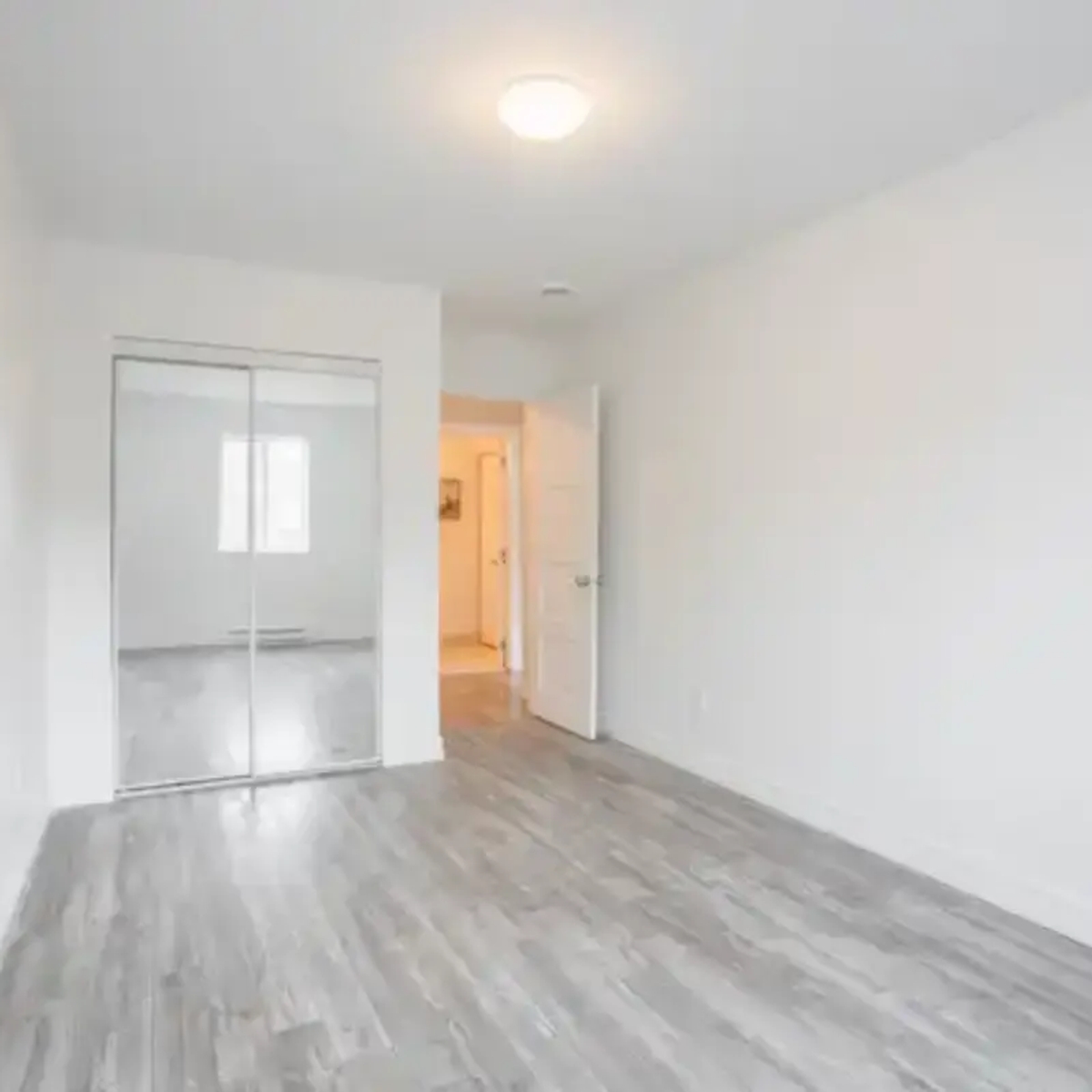 4 1/2,À,LOUER,FOR,RENT,RENOVE,RENOVED,VARENNE | Renting apartment | Longueuil | Ad gallery (SEO) | 1