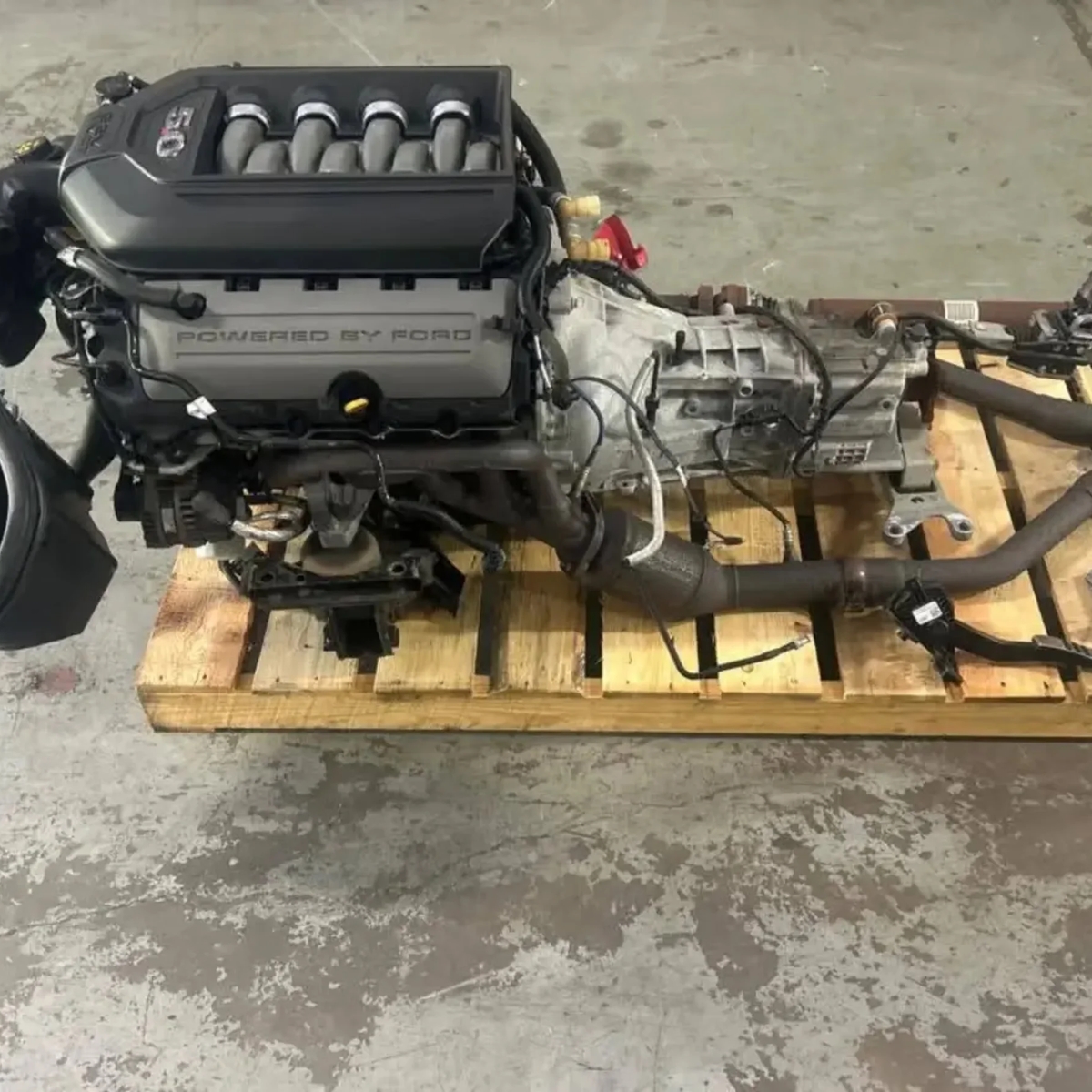 Moteur Ford Coyote Gen-2 5,0 L V8 jumelé à la transmission manuelle MT82 à 6 vitesses à vendre | Ford | Barrie | Ad gallery (SEO) | 1