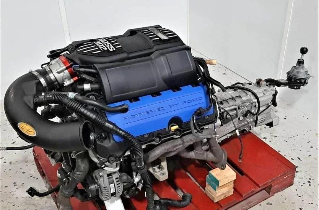 Moteur Ford Coyote Gen-2 5,0 L V8 jumelé à la transmission manuelle MT82 à 6 vitesses à vendre | Ford | Barrie | 5