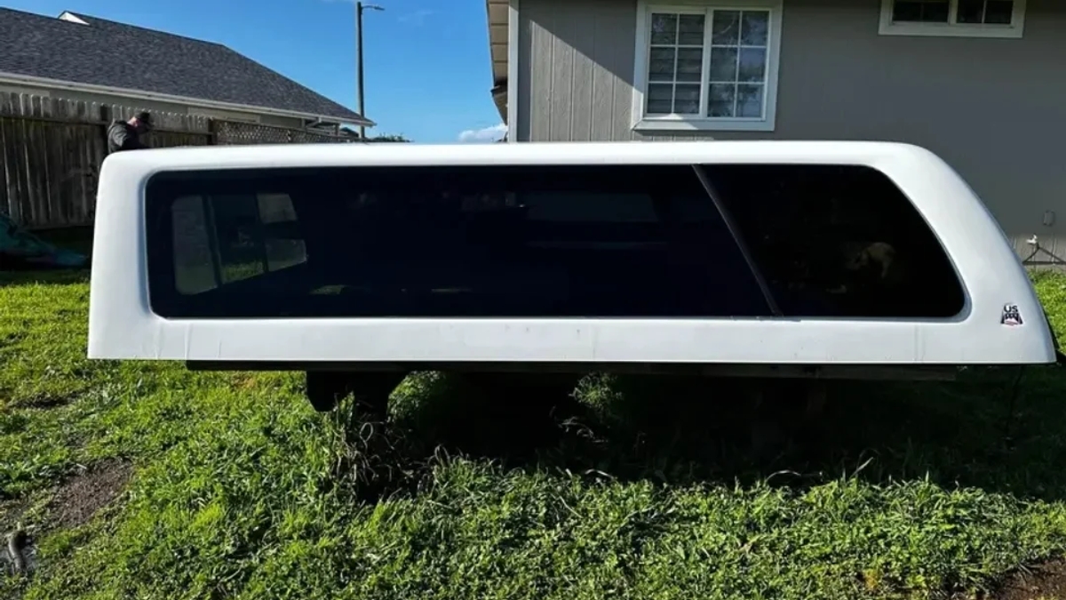 Camper shell and Tonnue Cover For Sale | Other vehicles | London | Ad gallery (SEO) | 3