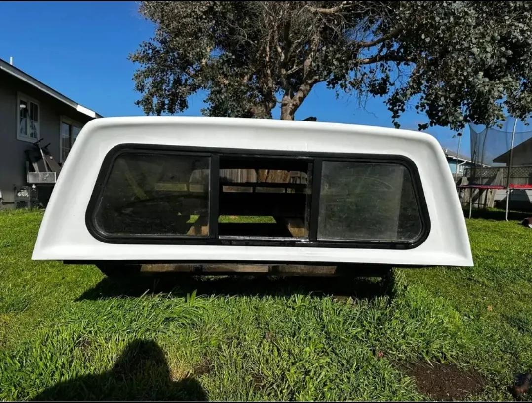 Camper shell and Tonnue Cover For Sale | Other vehicles | London | 5
