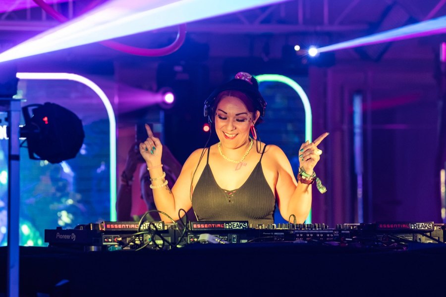 Raquelevate — Essential Freaks Season 5