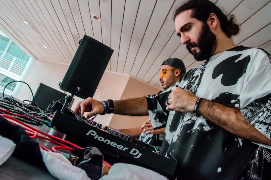 Julo, Paperkut — Essential Freaks Season 3