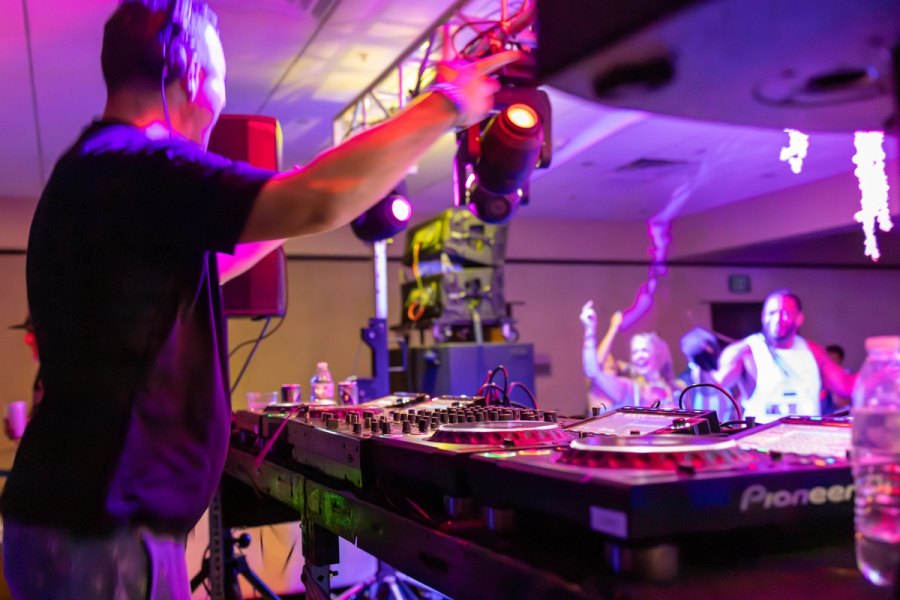 HNNRS — Essential Freaks Summer Splash II