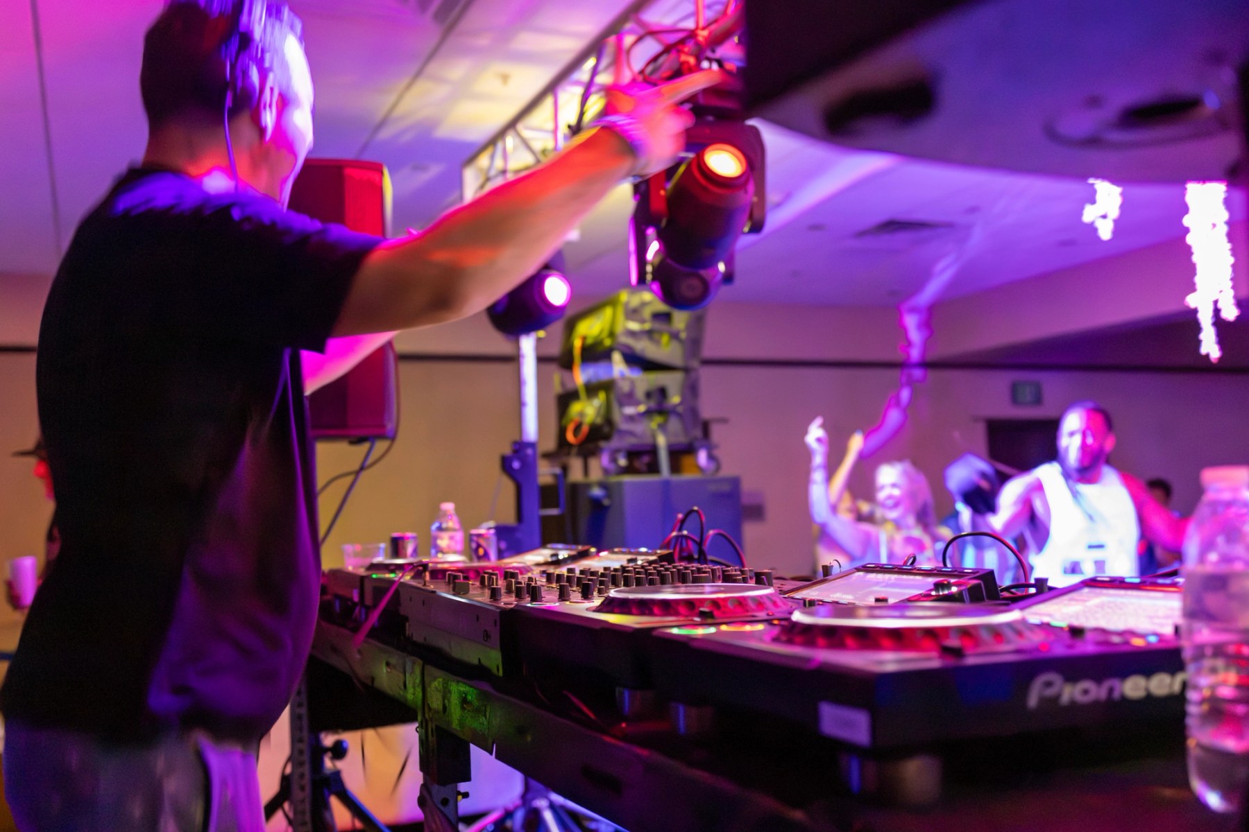 HNNRS — Essential Freaks Summer Splash II