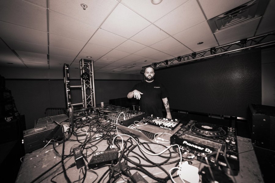 artifakts — Essential Freaks Season 3