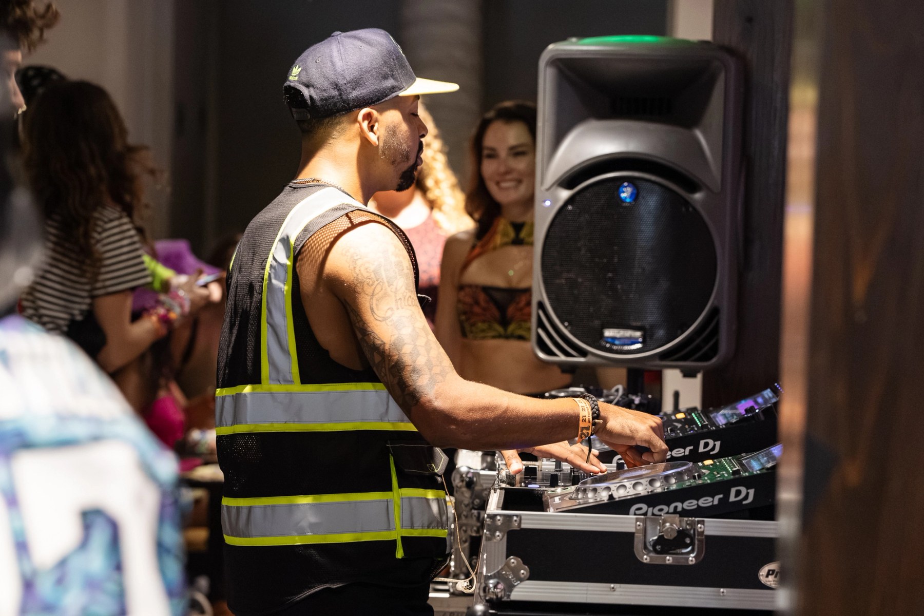 Persé — Essential Freaks Season 5