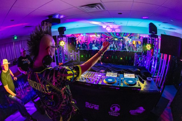 Chris Craze, Raz — Essential Freaks Season 4