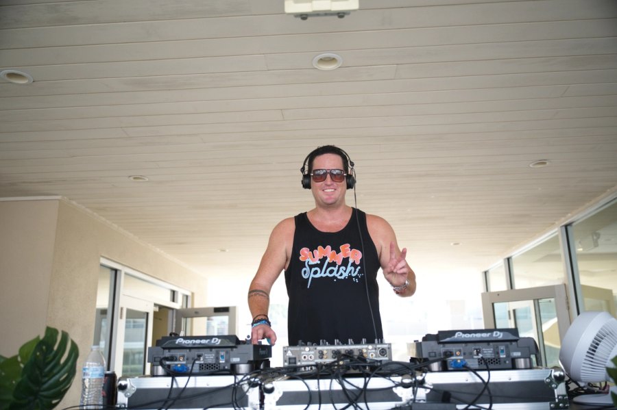Yewplay — Essential Freaks Summer Splash II