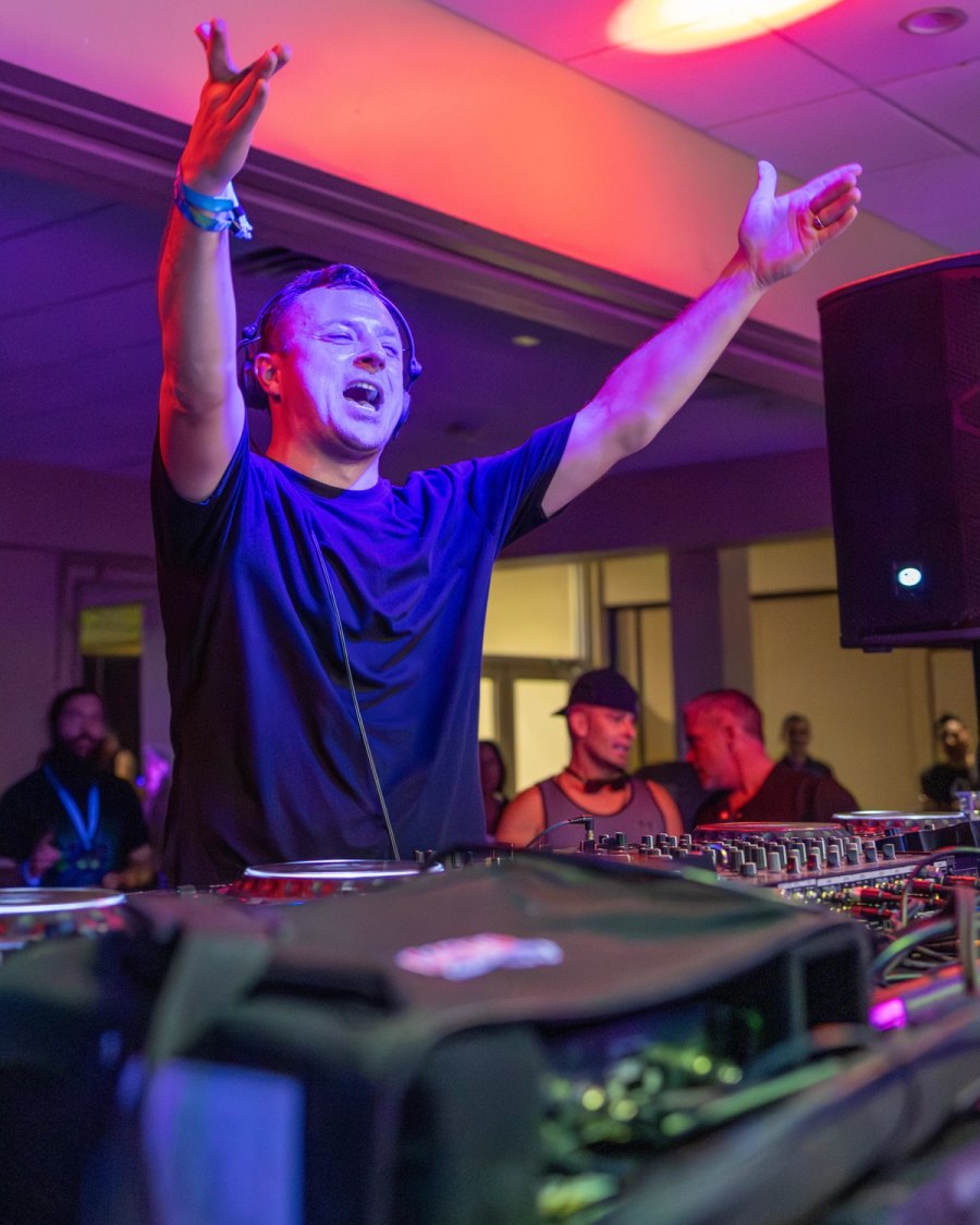 HNNRS — Essential Freaks Summer Splash II
