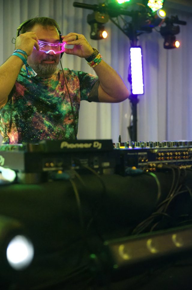 Beezie — Essential Freaks Summer Splash II