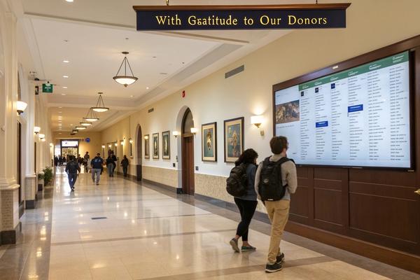 What is an Electronic Donor Wall? Everything You Need to Know