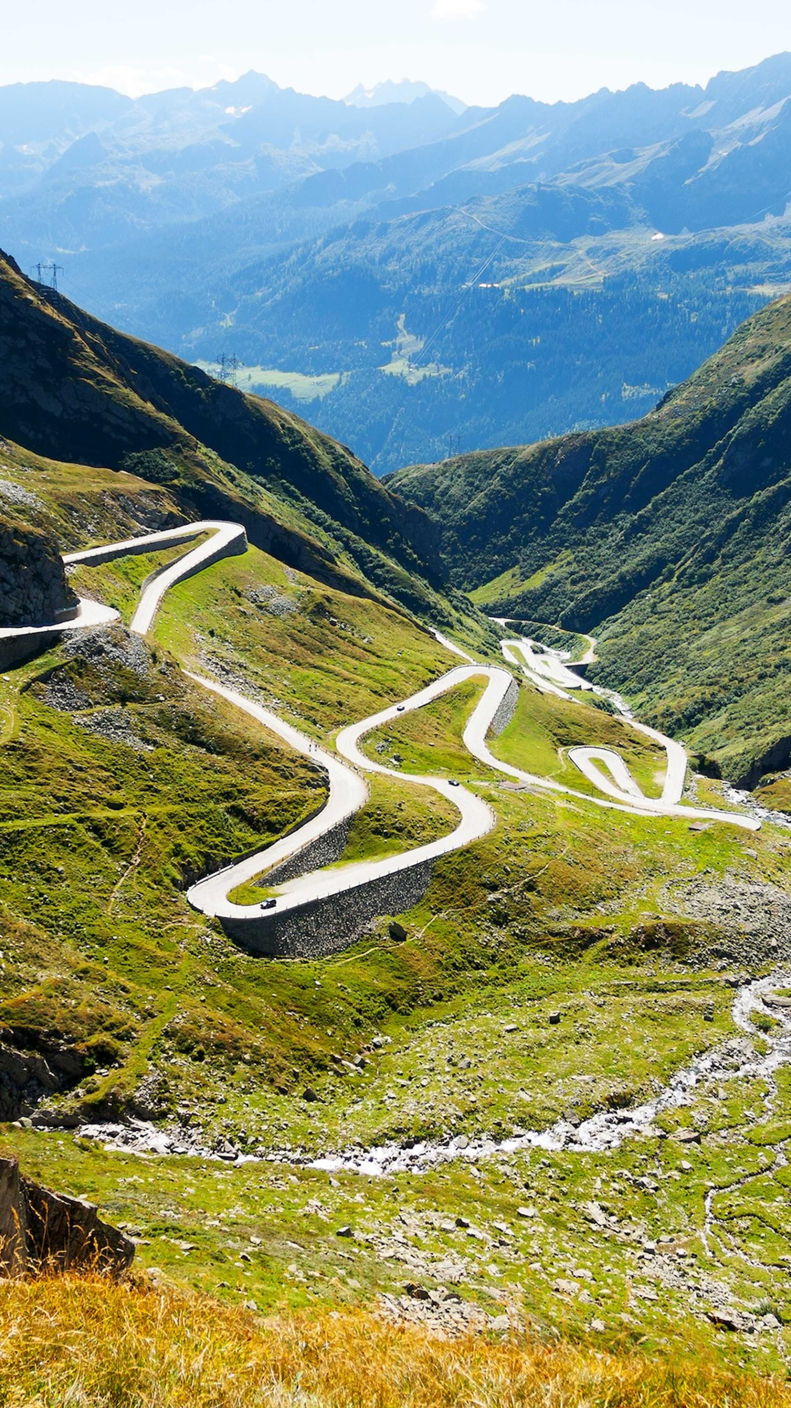 Vakre utsikt over idyllisk klatring for syklister