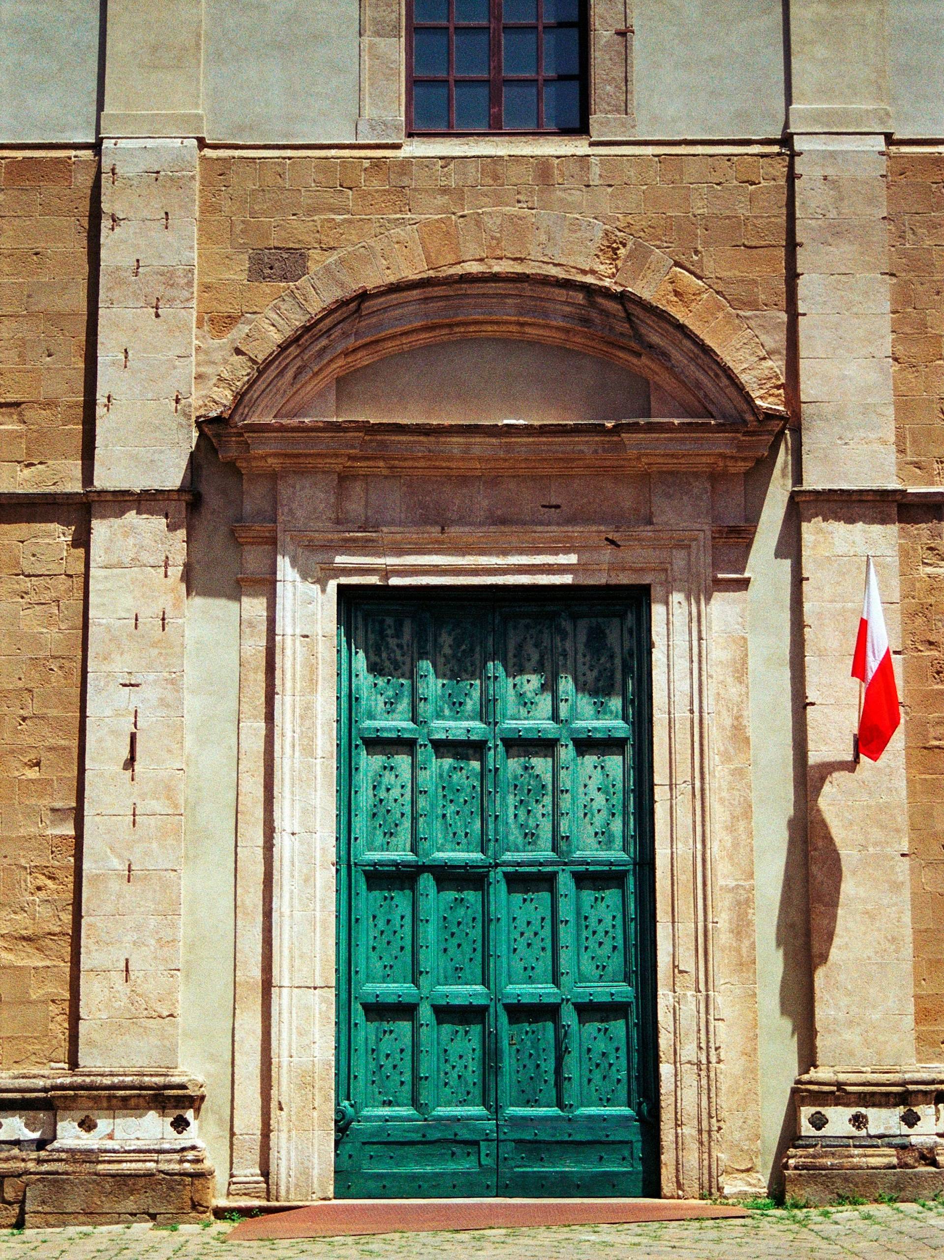En gammel, grønn middelalder dør fra Volterra