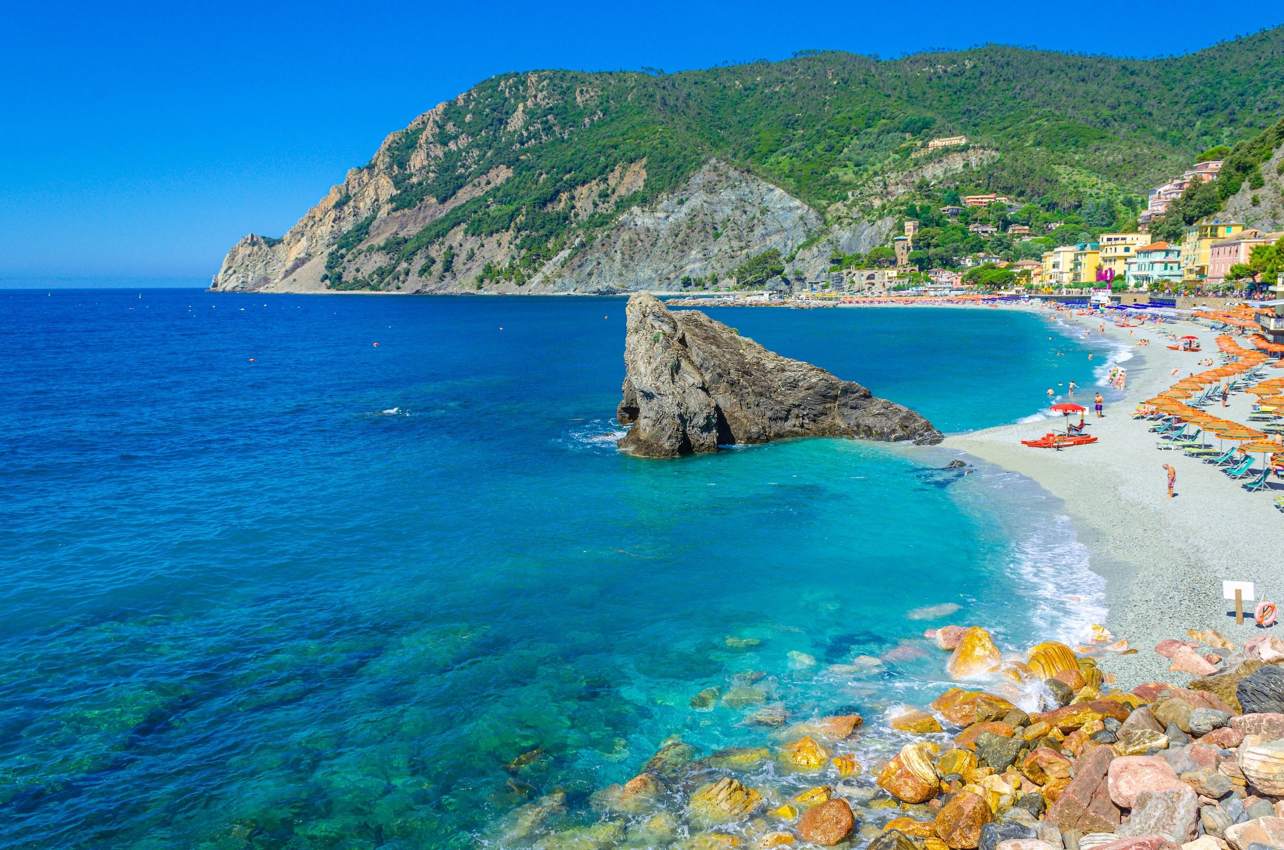 Et bilde som viser stranden til Monterosso, Cinque Terre