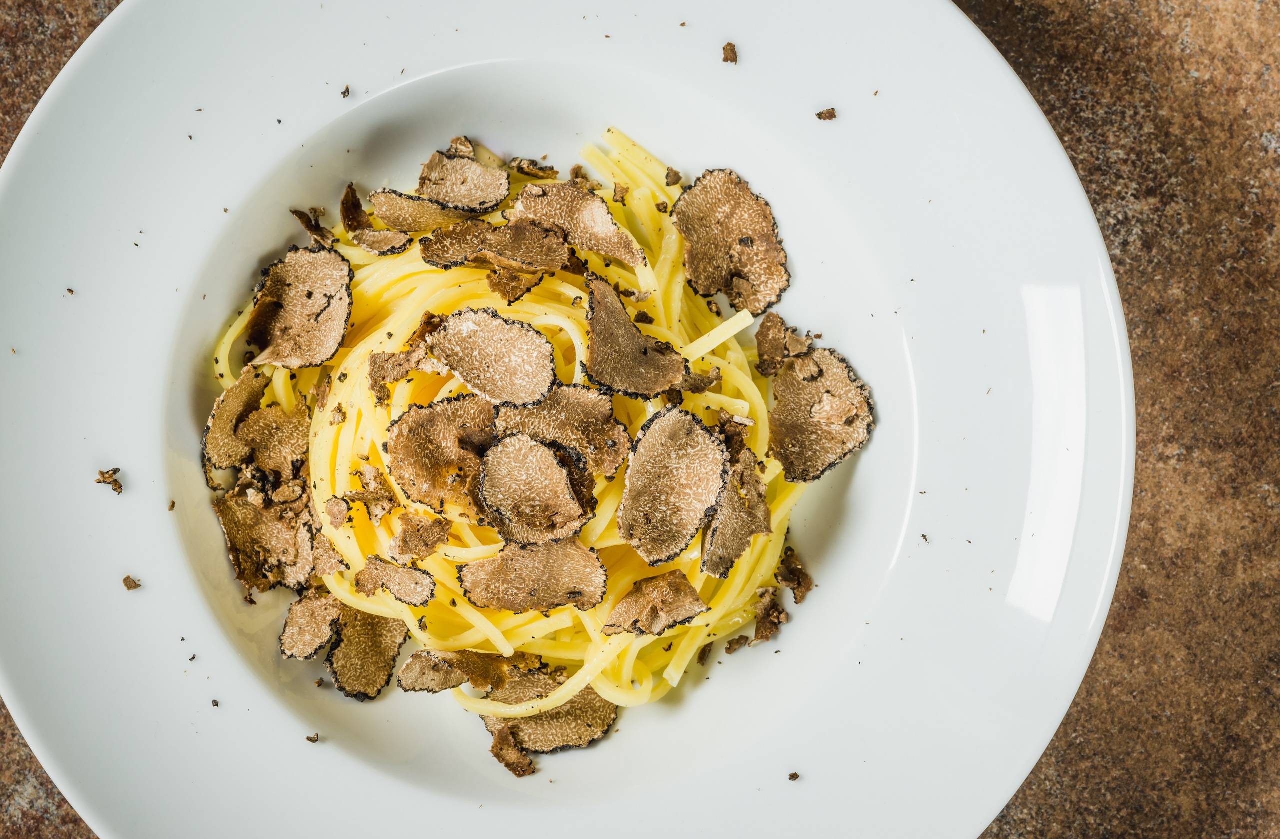 En deilig Spaghetti rett med fersk trøffel