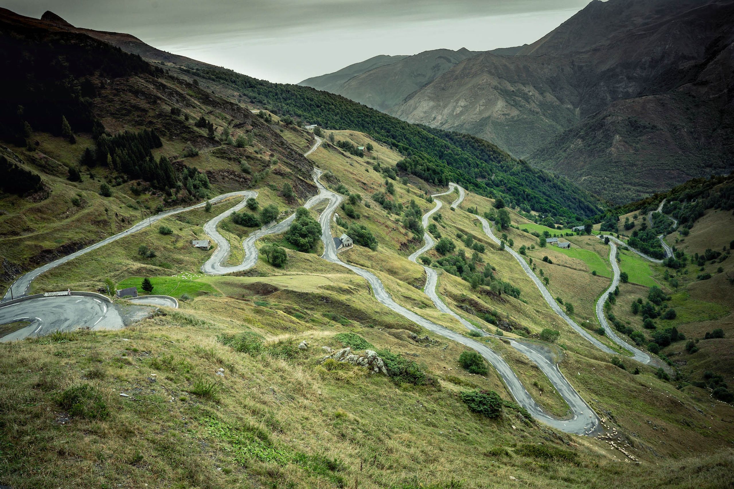Et pittoresk bilde av klatringen opp til Luz Ardiden