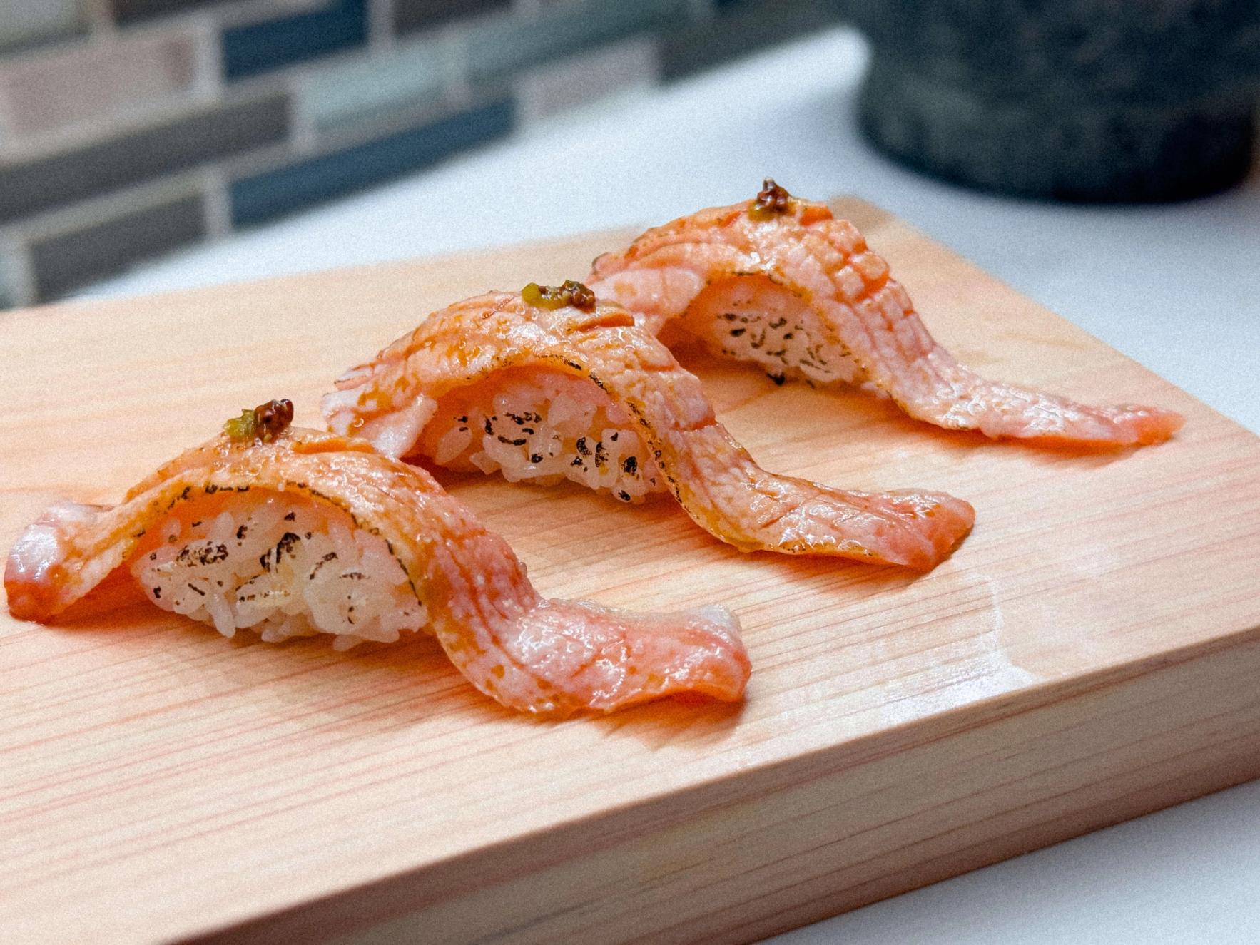 Aburi salmon nigiri