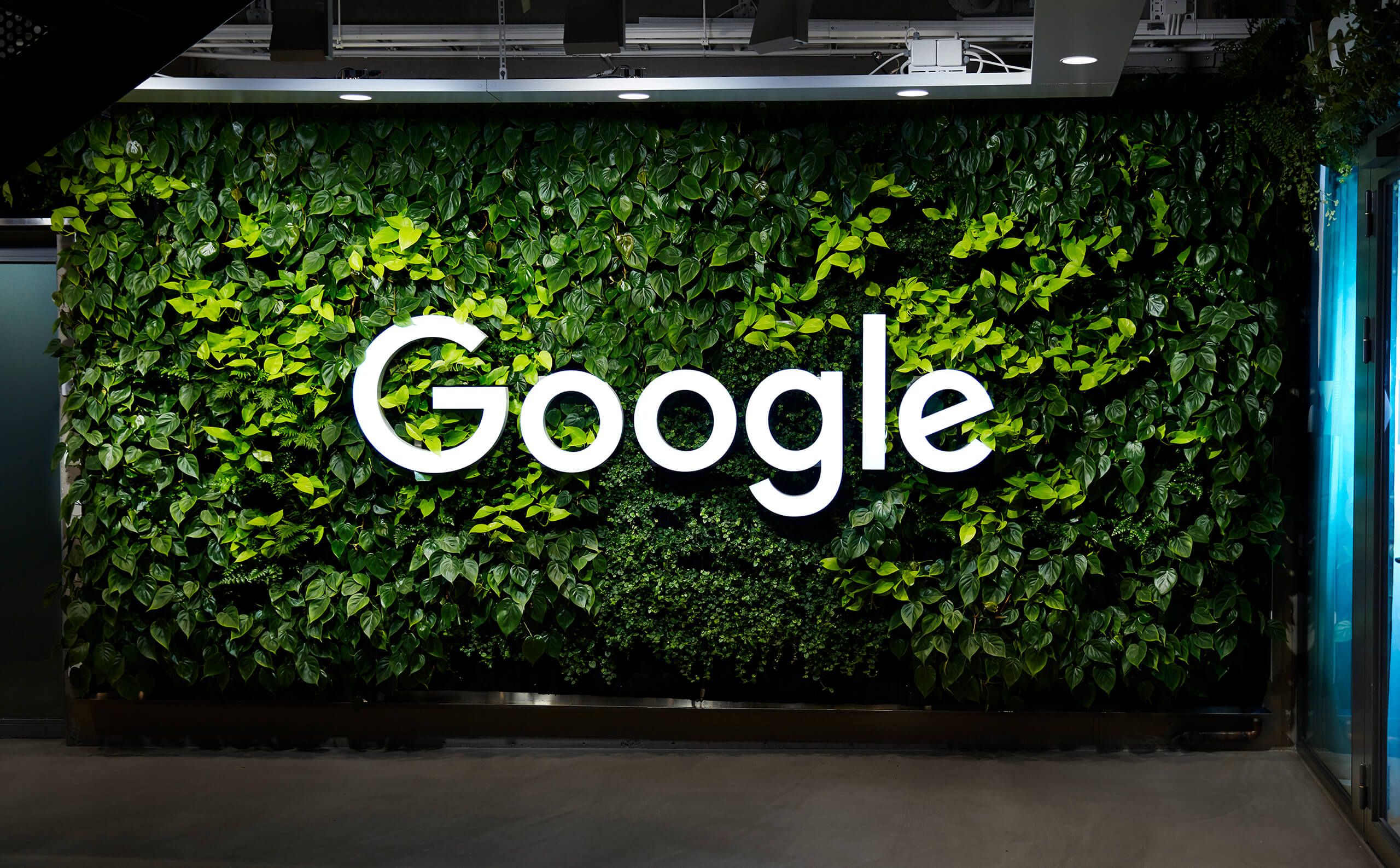Google - Logo wall