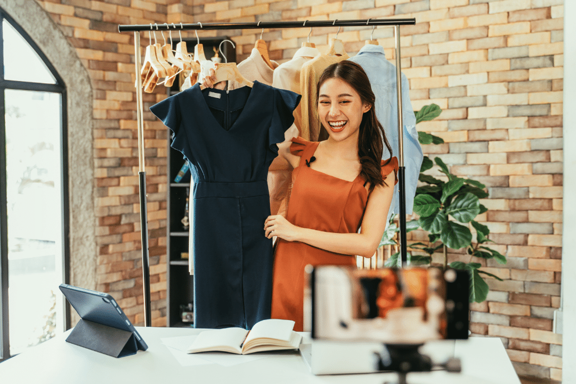 No matter what you sell, the excitement behind a new product launch is irresistible. Bring your audience along for the journey with webinars.