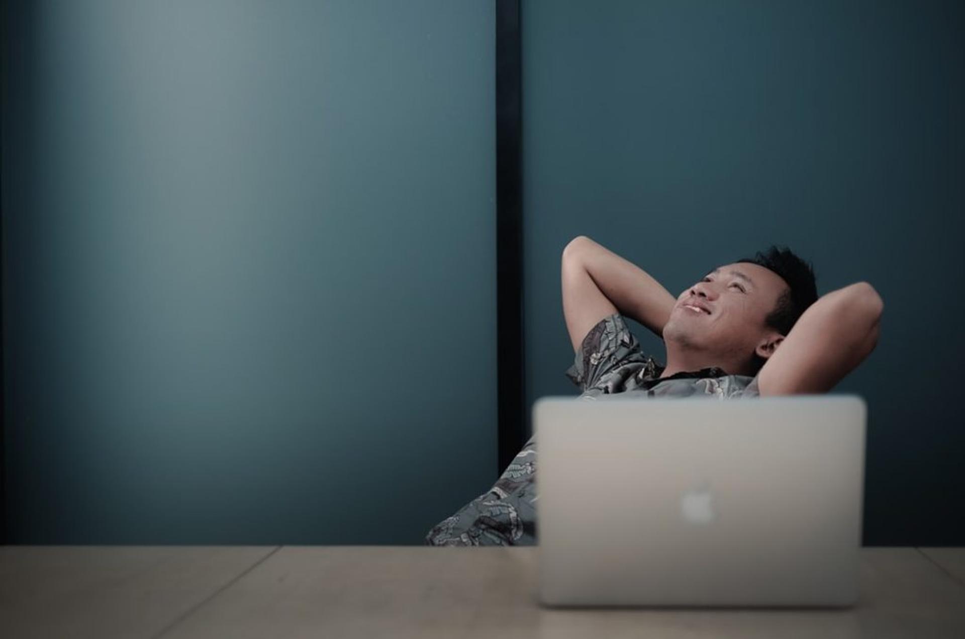 Using EasyWebinar takes out the difficulties of hosting your webinars.